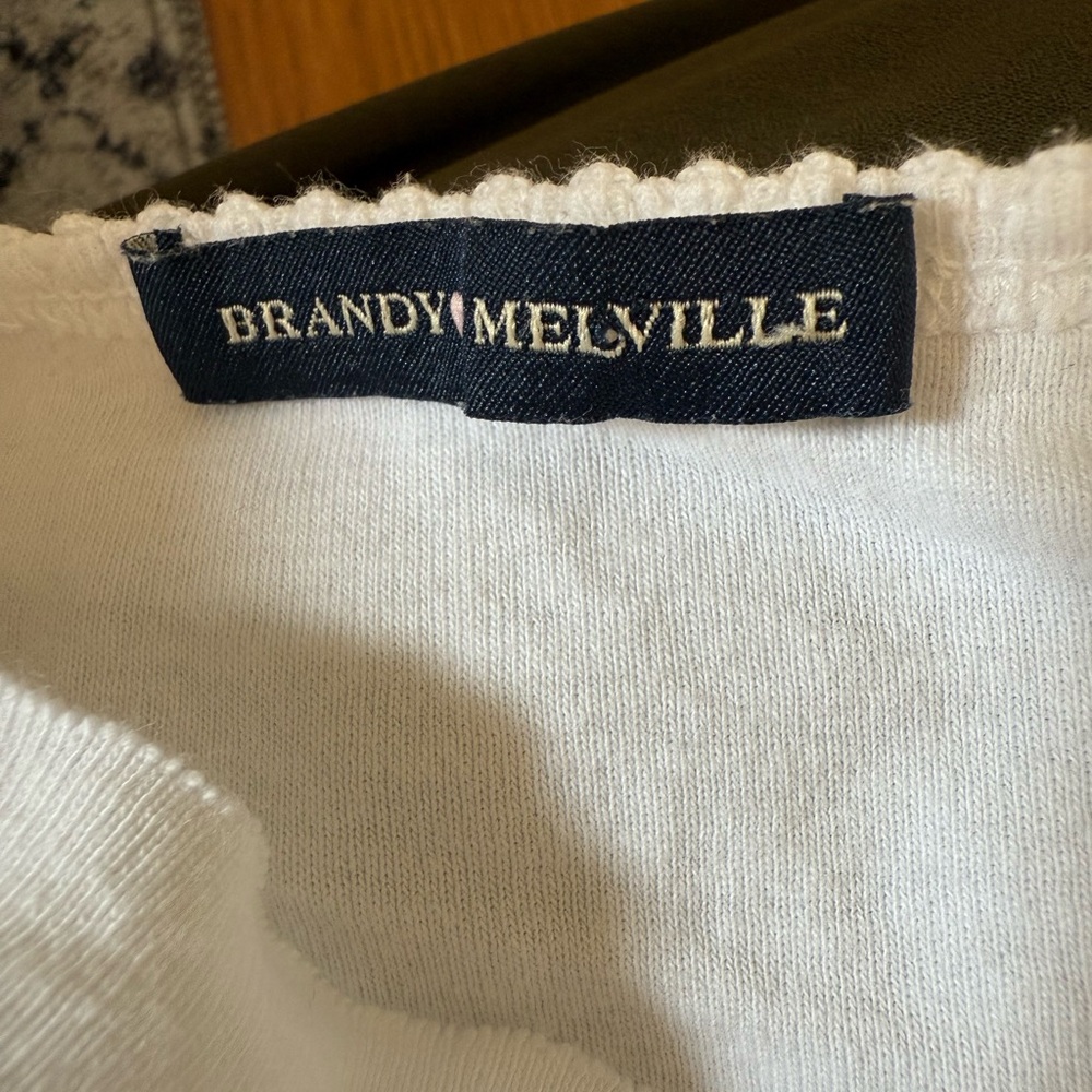 Brandy Melville White Fitted Crop Cap Sleeve T-Shirt - Picture 7 of 8